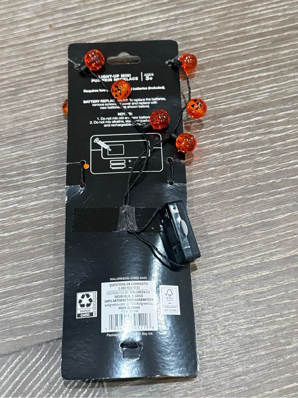 NWT Happy Halloween Orange Pumpkin String light up necklace